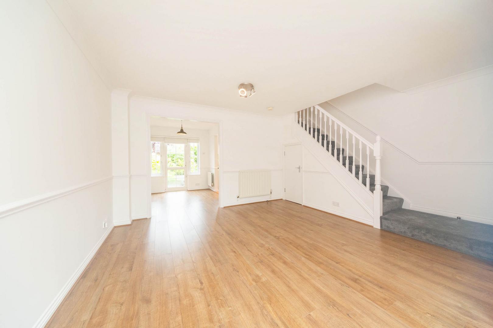 			4 Bedroom, 3 bath, 1 reception Terraced House			 Grove avenue, Hanwell